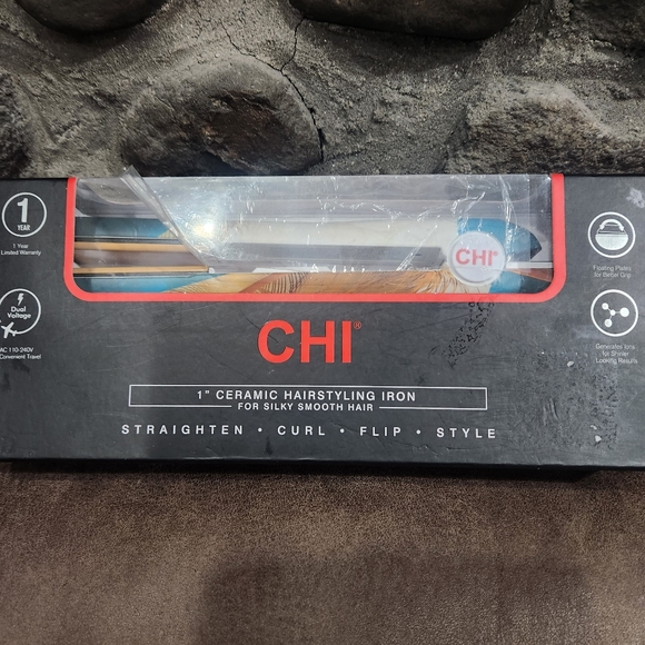 CHI 1" Ceramic Hairstyling Iron - Picture 4 of 6